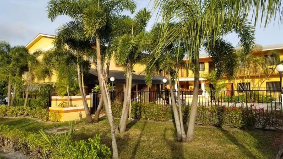 Sunny Palms Inn 沃思湖 外观 照片
